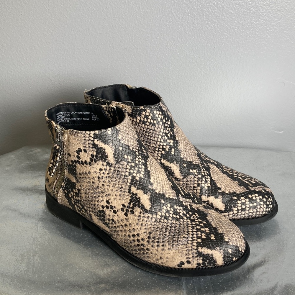 Time and Tru Snake Print Ankle Boots Sz 8W